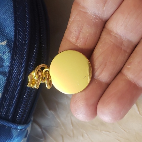 Estee Lauder Floral Blue Cosmetic Bag. - Picture 4 of 12